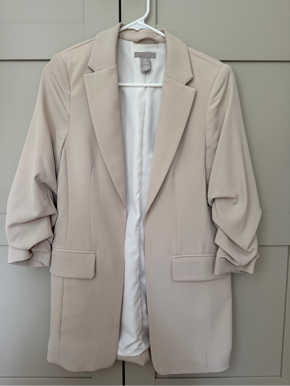 H&M Light Beige Ruched-Sleeve Blazer